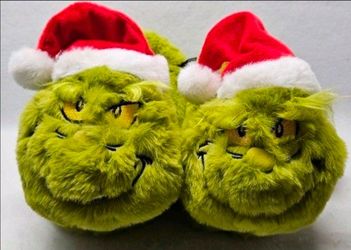 Dr. Seuss The Grinch With Santa Hat Holiday Kids Slippers Size M(11-12)/New