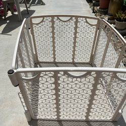 Playpen for different things, each piece measures 31 inches and 27 inches high, easy to close and can be stretched