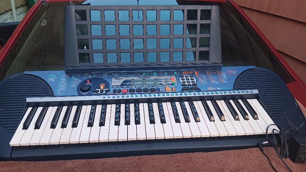 Yamaha Learning Keyboard Complete!!In GREAT WORKING CONDITION!!!