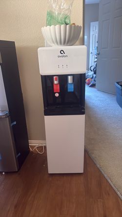 Avalon water dispenser in great condition and less than a year old!