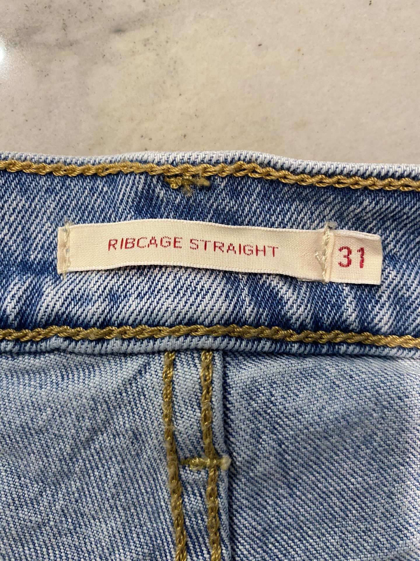 Levi’s Ribcage Size 31 x 27