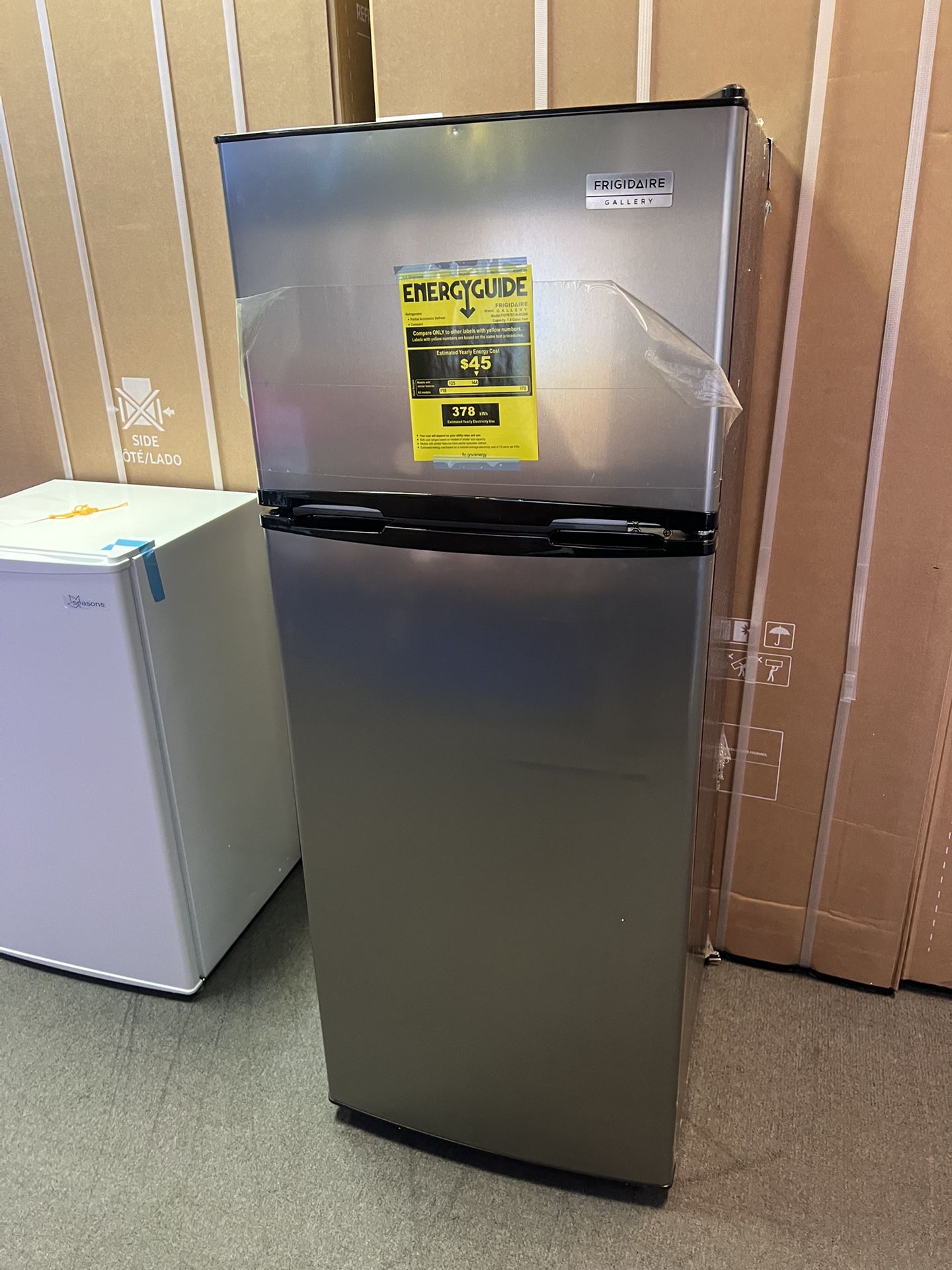 Frigidaire 7.5cu Mini Fridge 