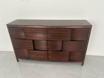 Wood dresser