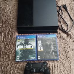 PS4 With 2 Games And Controller