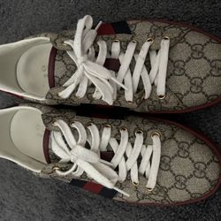 Gucci Size 7 1/2 