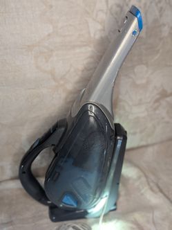 Black+Decker Lithium SmartTech Cordless Hand Vacuum with Charger