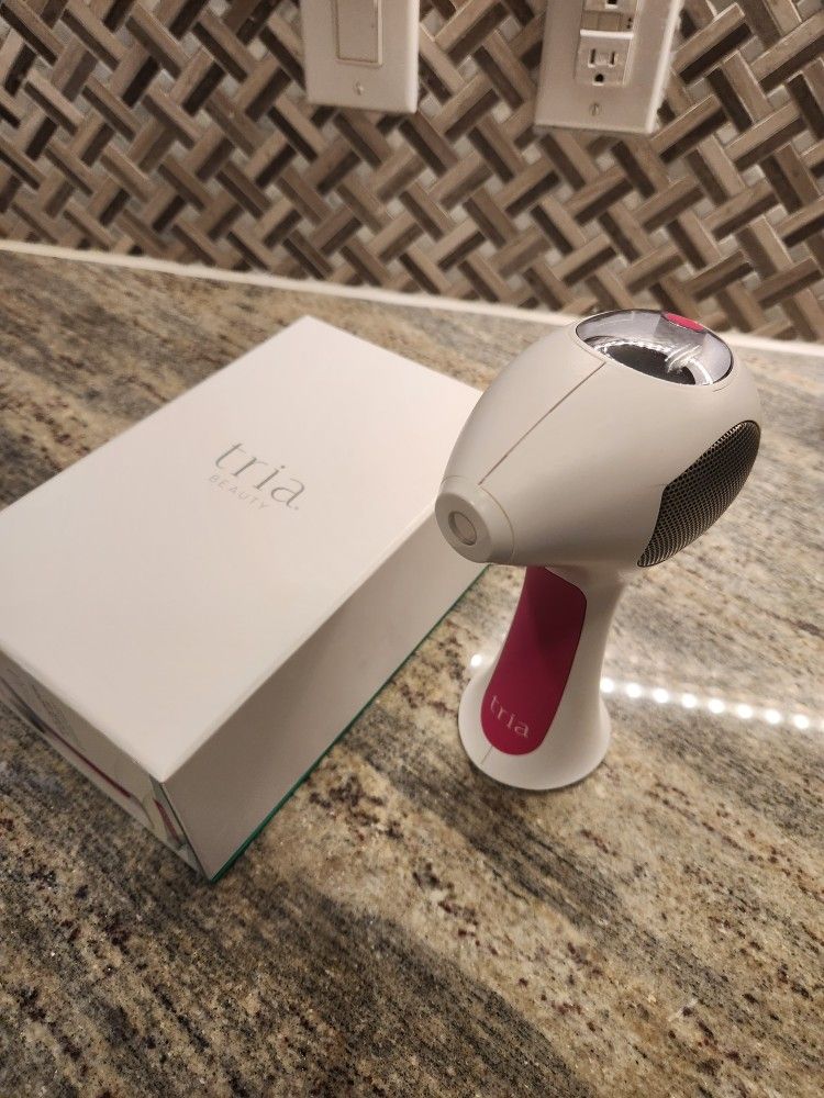 Tria Hair Removal Laser 4X Like New