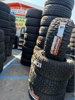 ππ¨vendo set de llantas Lt 33x12.50 20 arroyo R/t