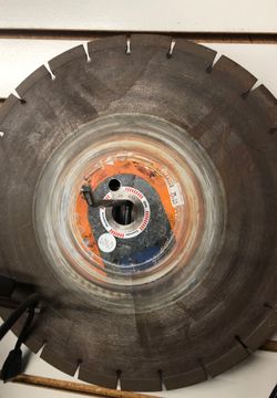 Diamond concrete saw blade