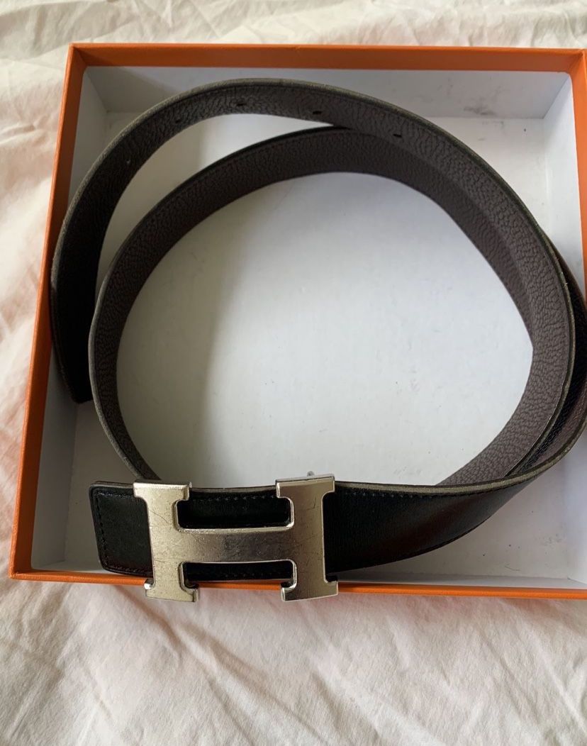 NEW IN BOX HERMES WOMEN’S REVERSIBLE BELT WITH BRUSH STEEL “H”