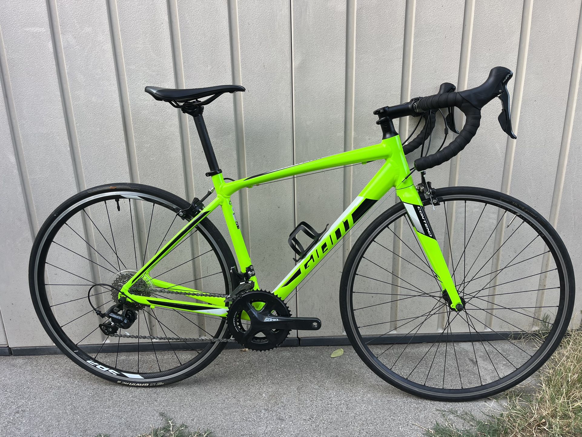 Giant Road Bike Small 52cm! Very Nice!