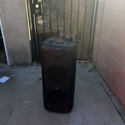 Axess Portable Party Speaker – DJ/Outdoor Audio