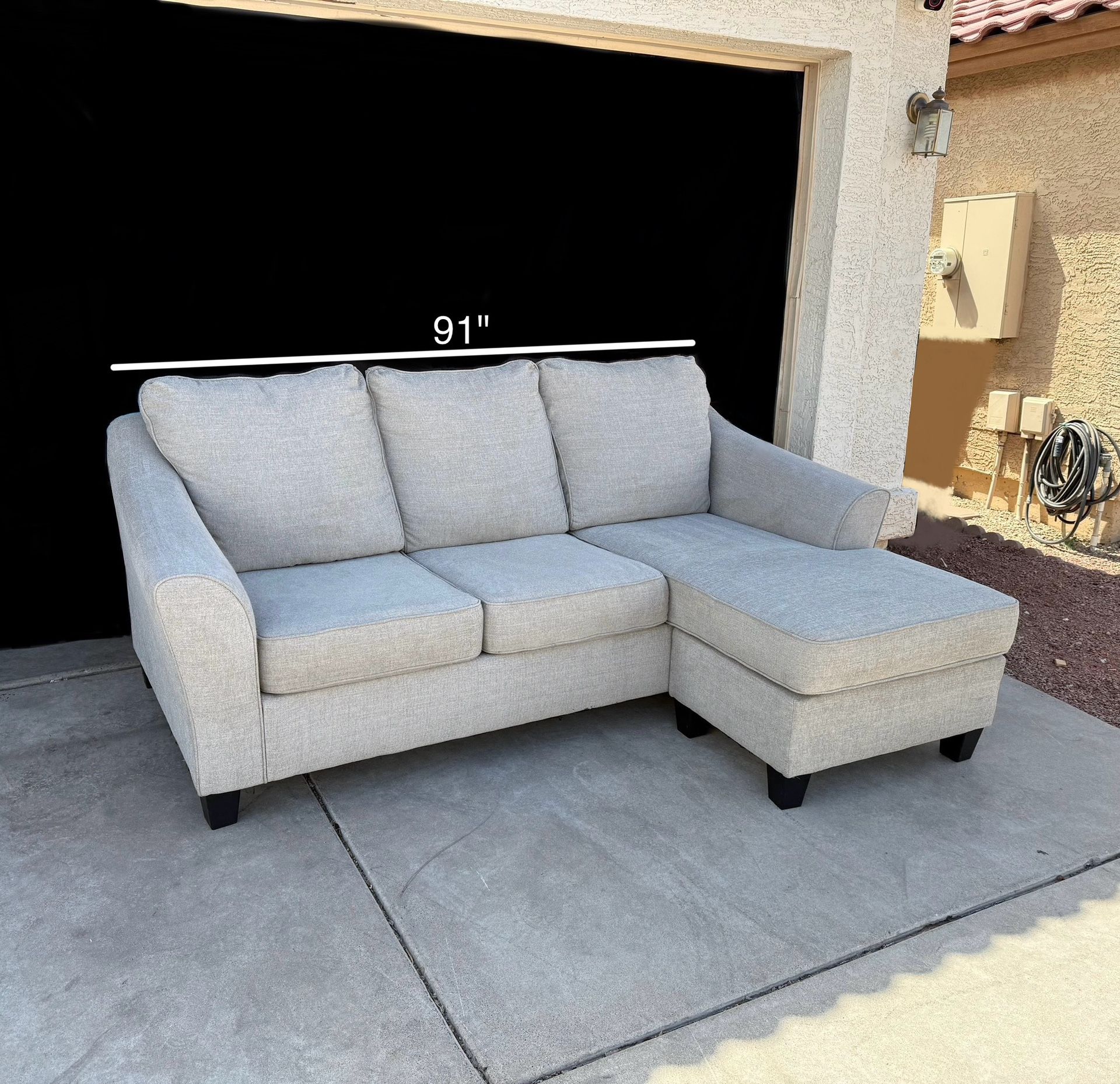 Beautiful Beige Sofa Lounge Couch + Free Delivery 