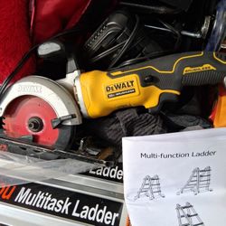 One Saw With Two Batteries 