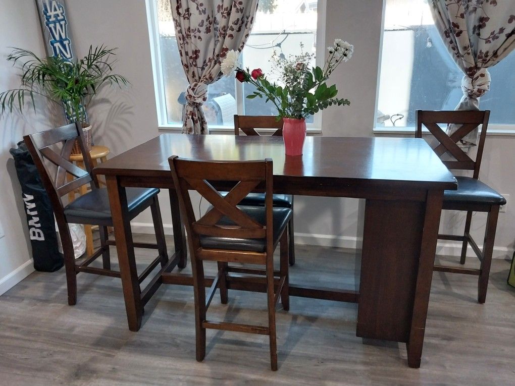 Dinning Table