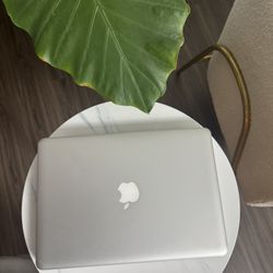 2018 MacBook Pro 15 inch 2.2 6-Core i7