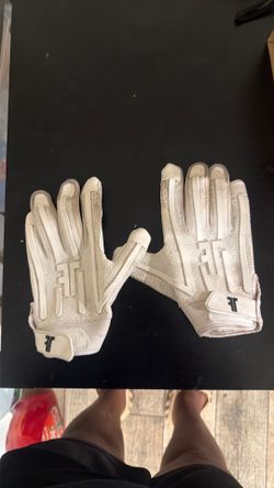 Football gloves