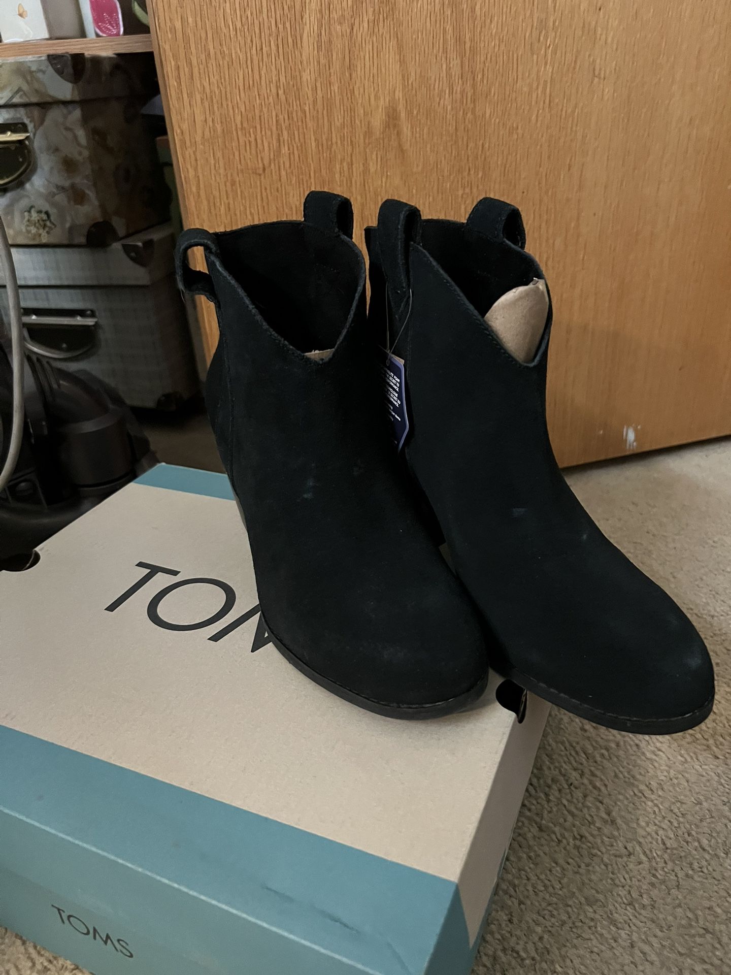 SHOES