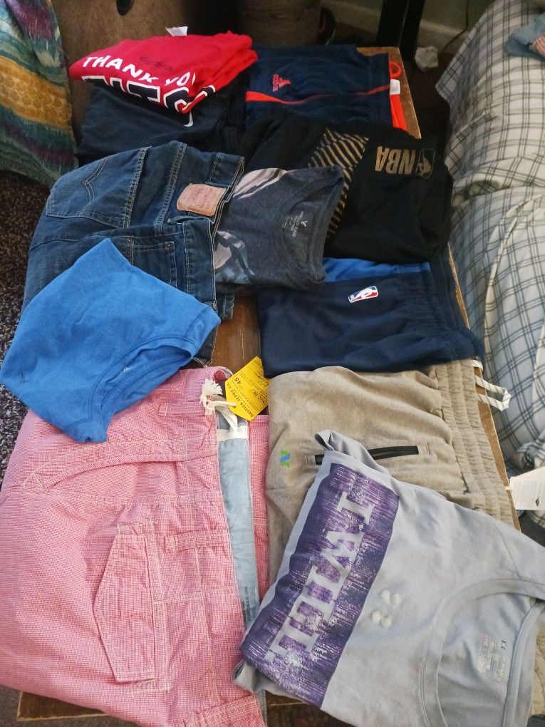 Men's Clothes Shorts And Shirts Most Are Extra Large