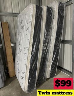 Twin size pillow top mattress