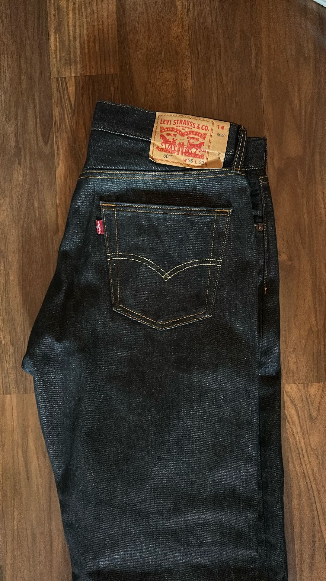 Charcoal Black Levi’s 501s