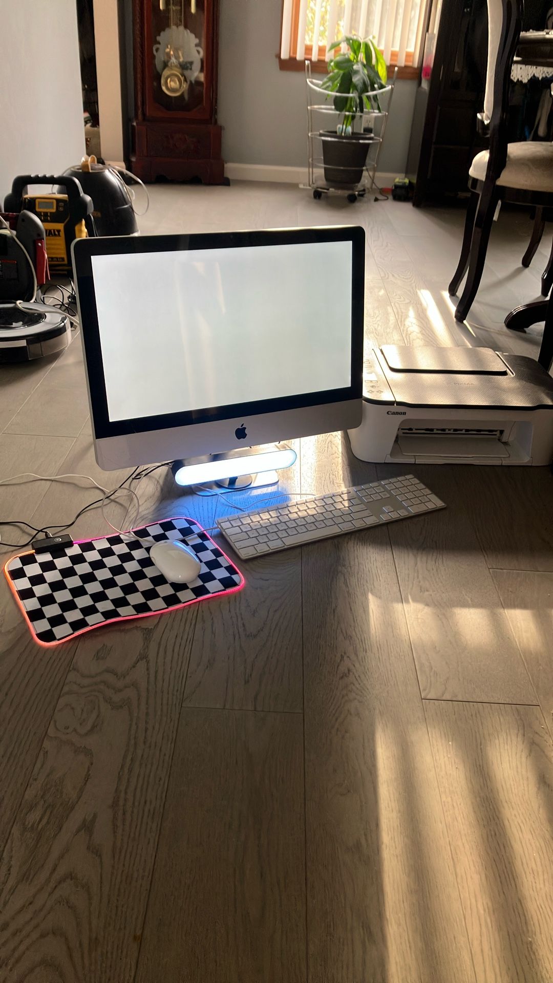 Apple Computer 21 Inch With Printer