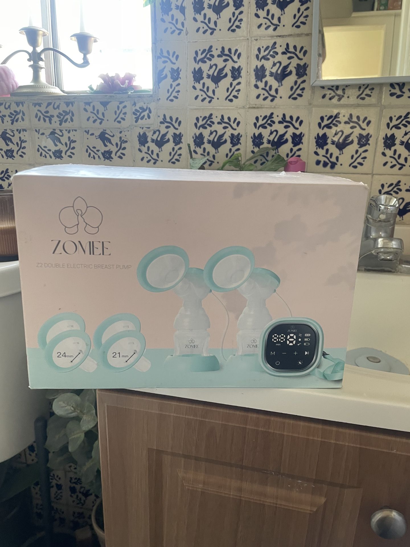 Electric breast pump (new )