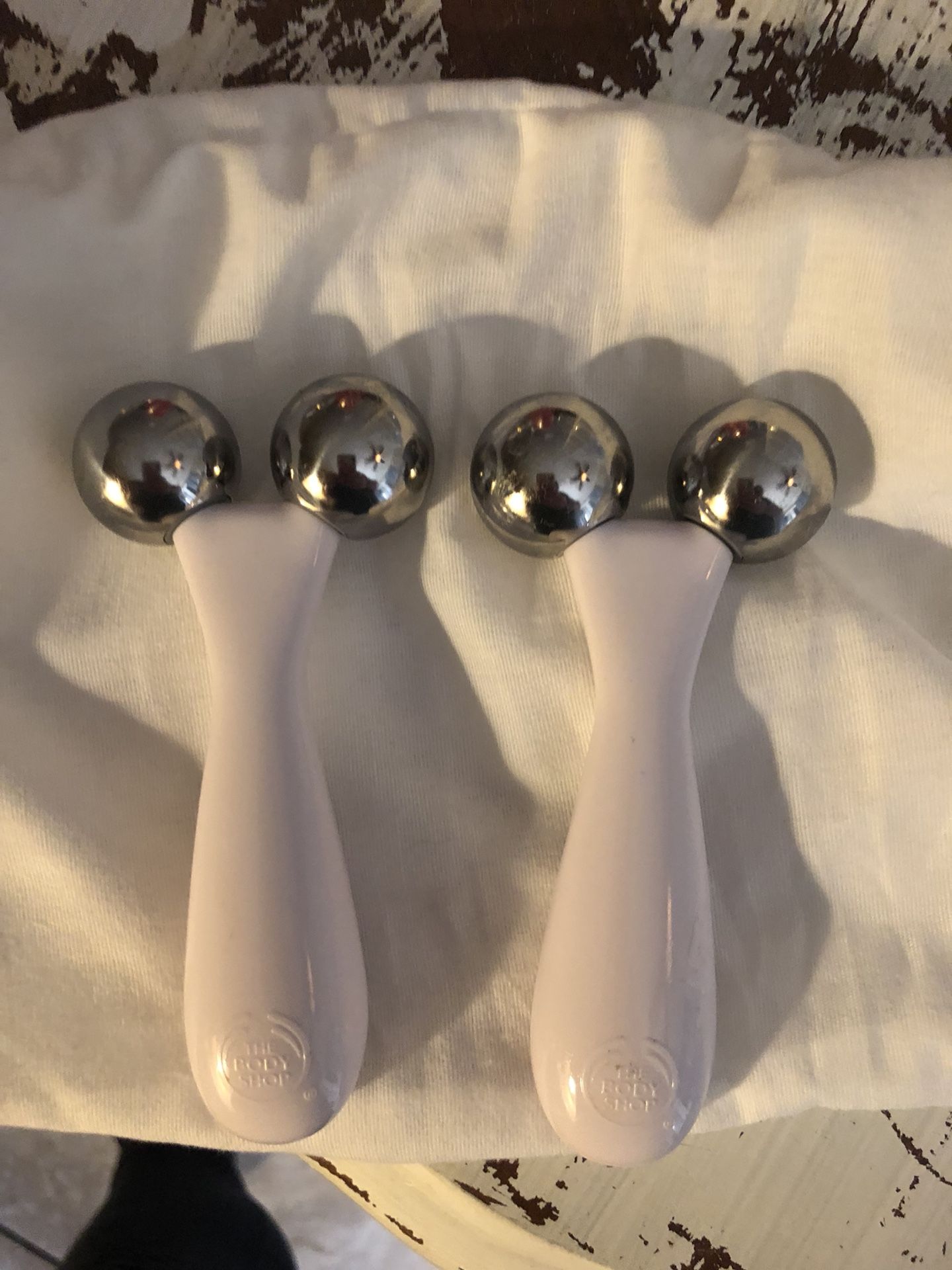 Body Shop Body Face Massager Roller