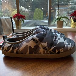 Forbrydelse Tag ud Kilde Puma Slippers for Sale in Federal Way, WA - OfferUp