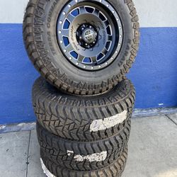 WHEELS PRO COMP BRAND NEW 17”