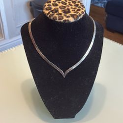 Vtg Herringbone 925 Italy Necklace V-shaped Sterling Silver 