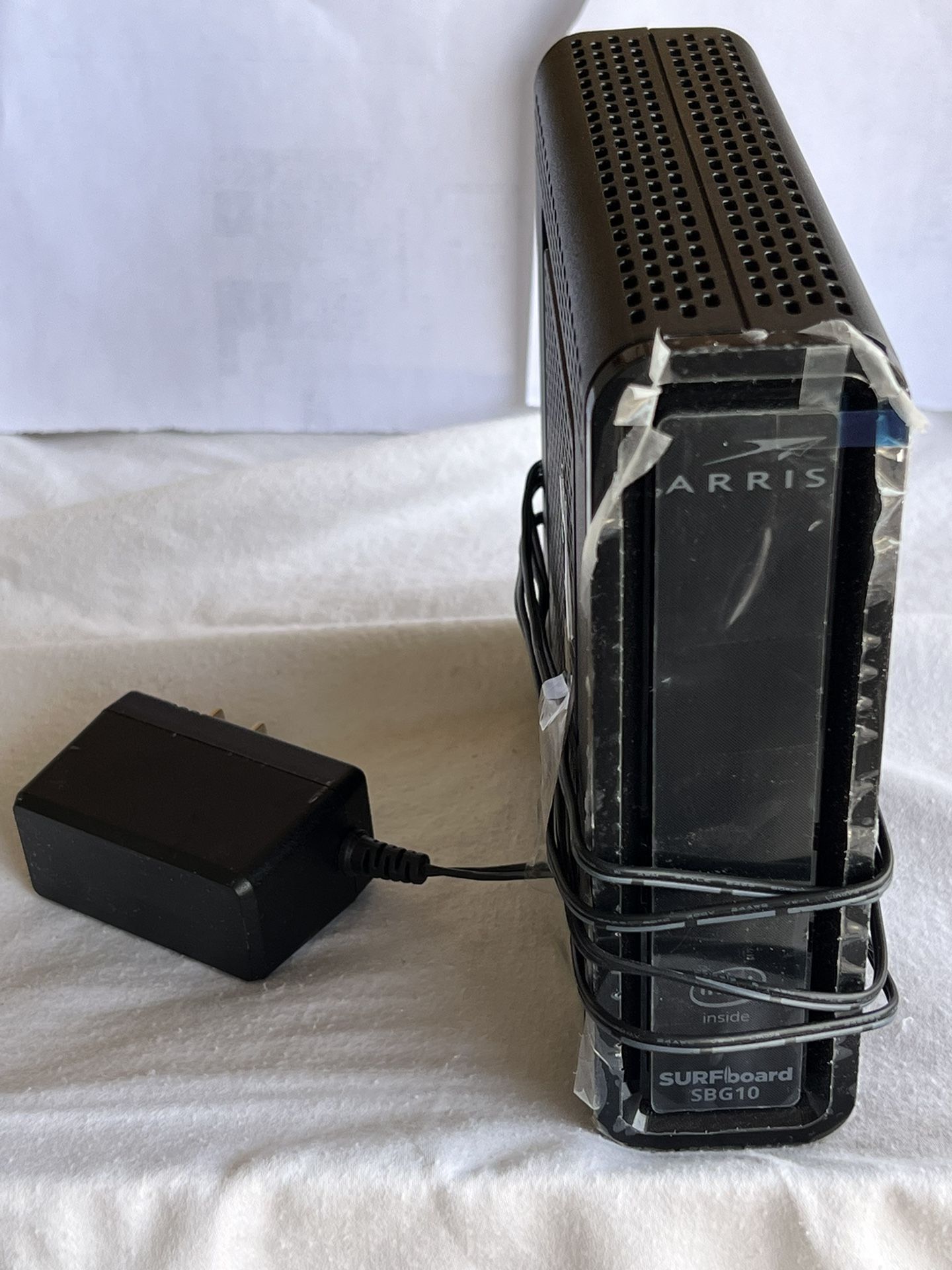 ARRIS Surfboard SBG10 Wi-Fi Cable Modem & Router