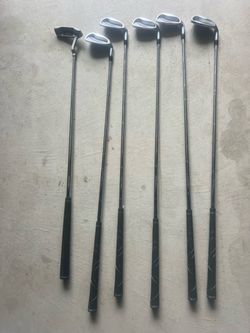 6 Avalon golf clubs set