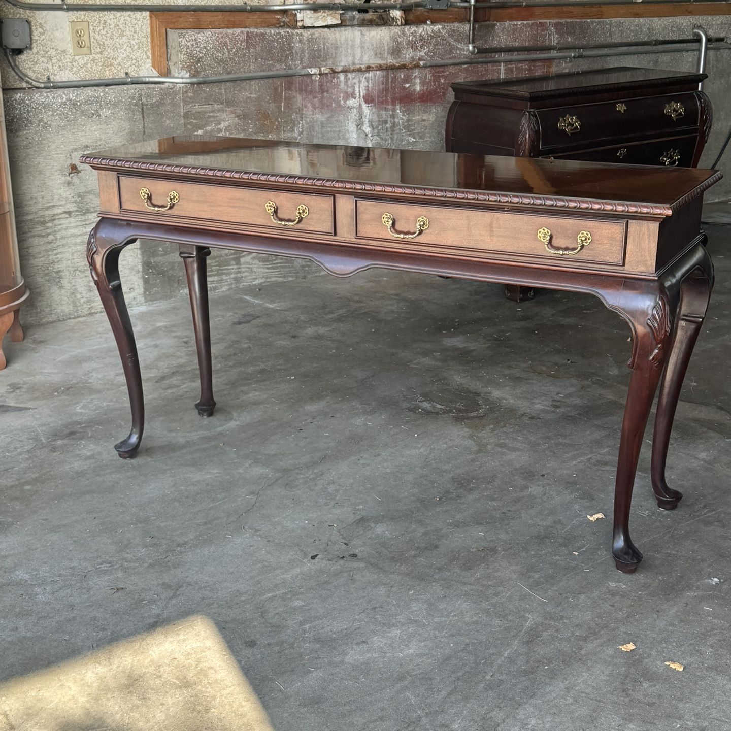 CENTURY FURNITURE GEORGIAN STYLE MAHOGANY TWO-DRAWER CONSOLE TABLE