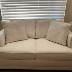 Loveseat / Sofa / Couch