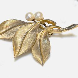 Vintage Coro Craft Gold Tone PEARL Leaf Brooch 
