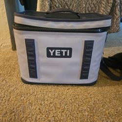 Yeti Hipper Flip 18