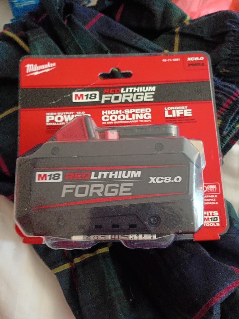 Milwaukee M18 Red Lithium Forge XC 8.0 Battery
