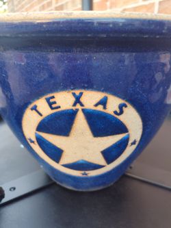 Macetero grande DE BARRO PESADO LISTO PARA USTED AHHORITA LG SZ Clay planter pot only  50$ each or 150$ all 3