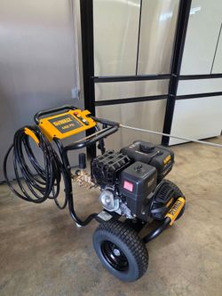 DEWALT 4400 PSI 4.0 GPM Commercial Gas Pressure Washer – Special $599 🔥
Description: 🚨 Special Price: Only $599! 🚨
