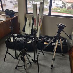 Photo Studio Equipment Set With Its Own Carrying Cases 