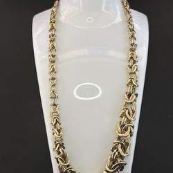 Byzantine Italian Chain Necklace solid Stamped real 14k gold conditions has been stretch