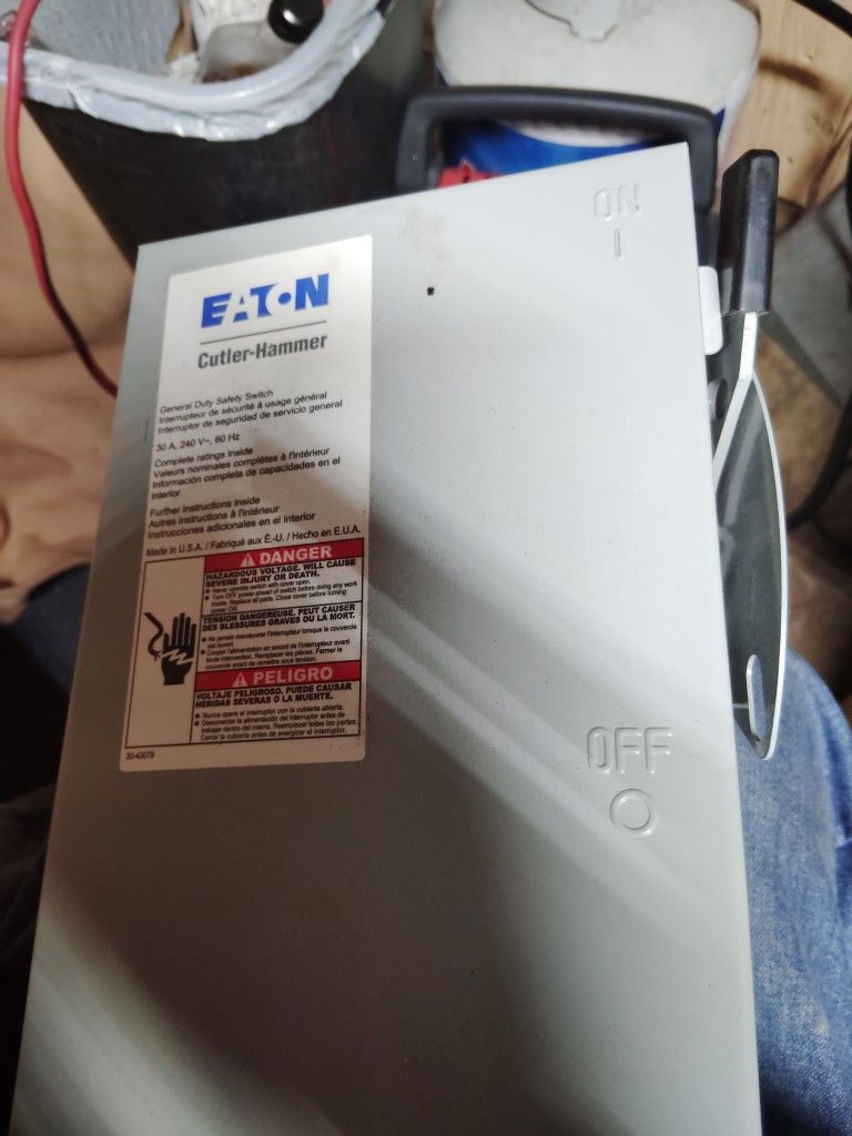 30 Amp,240 V 4 Wire Fusible Safety Switch