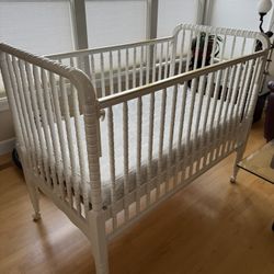Convertible Baby Crib