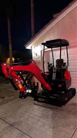 22HP Diesel Engine Mini Excavator w/ Pilot controls & Swing Boom New