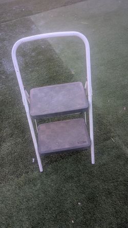 2 step ladder located in Mesa Main & Gilbert rd
