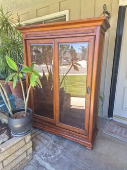 Display Shelf  / Bookcase Cabinet
