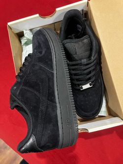 Brand new Nike air Supreme special edition suede black
