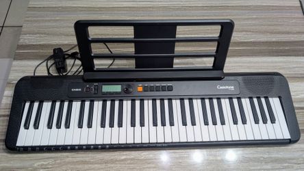 Casiotone CT-S200 Electronic Piano Like New!