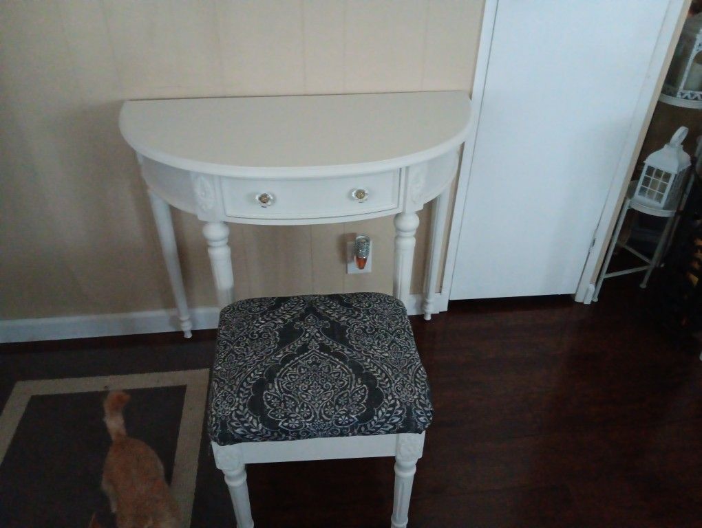Vanity Or Entry Table